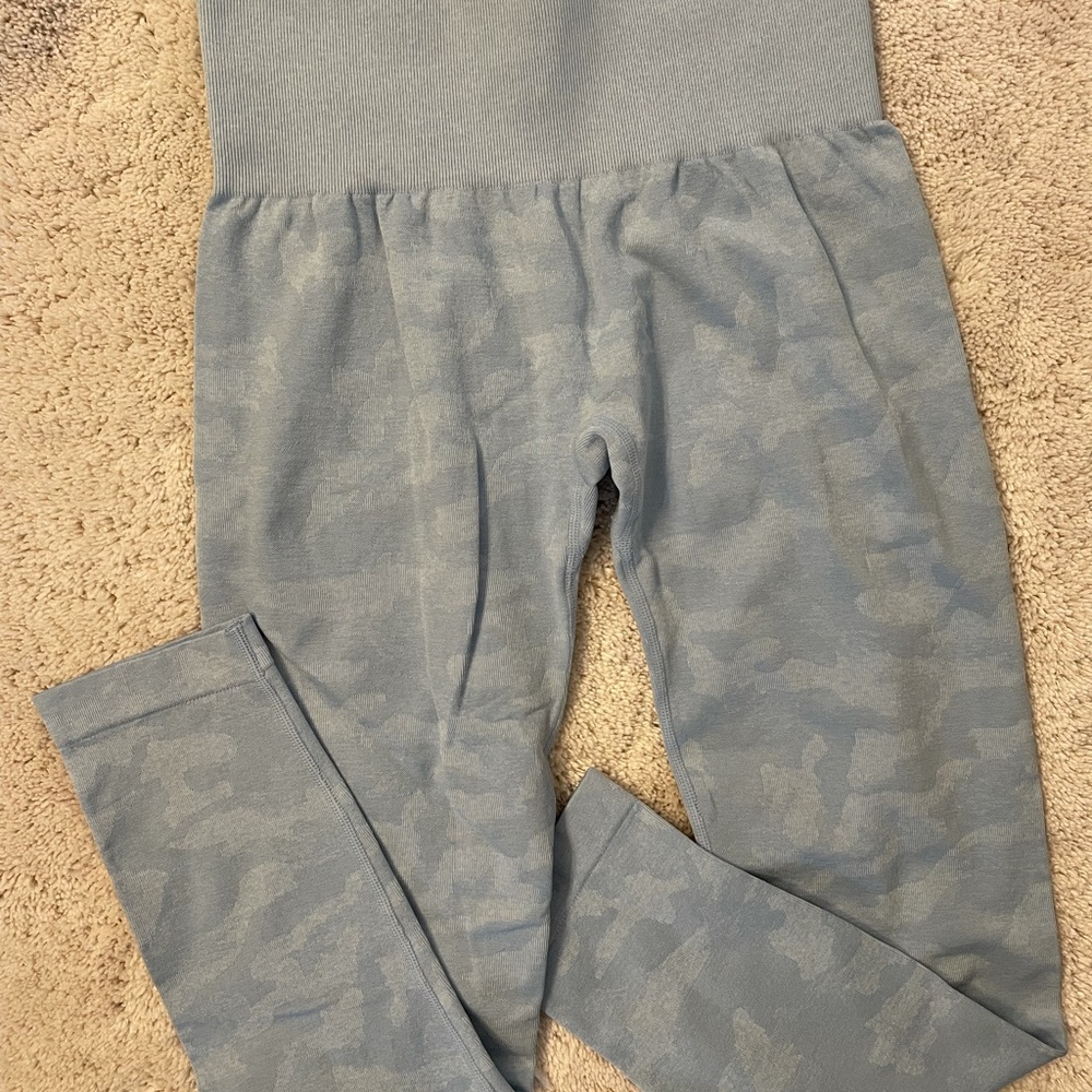 NVGTN Camo Seamless